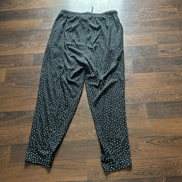 Simple Addition Pajama Set Black and White Polka Dot 20W - Picture 9 of 9